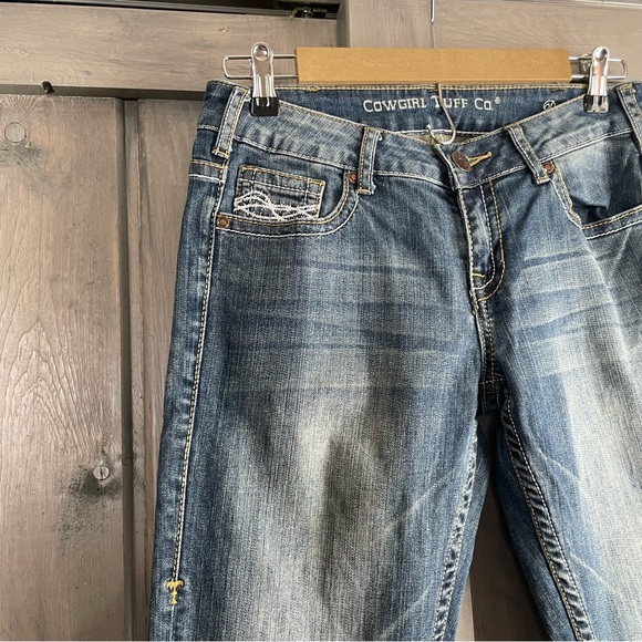 Cowgirl TUFF CO don’t fence me‎ in size 28 x 31 medium wash - Picture 3 of 7